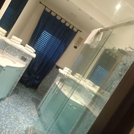 Residence Taverna Piacenza Luaran gambar