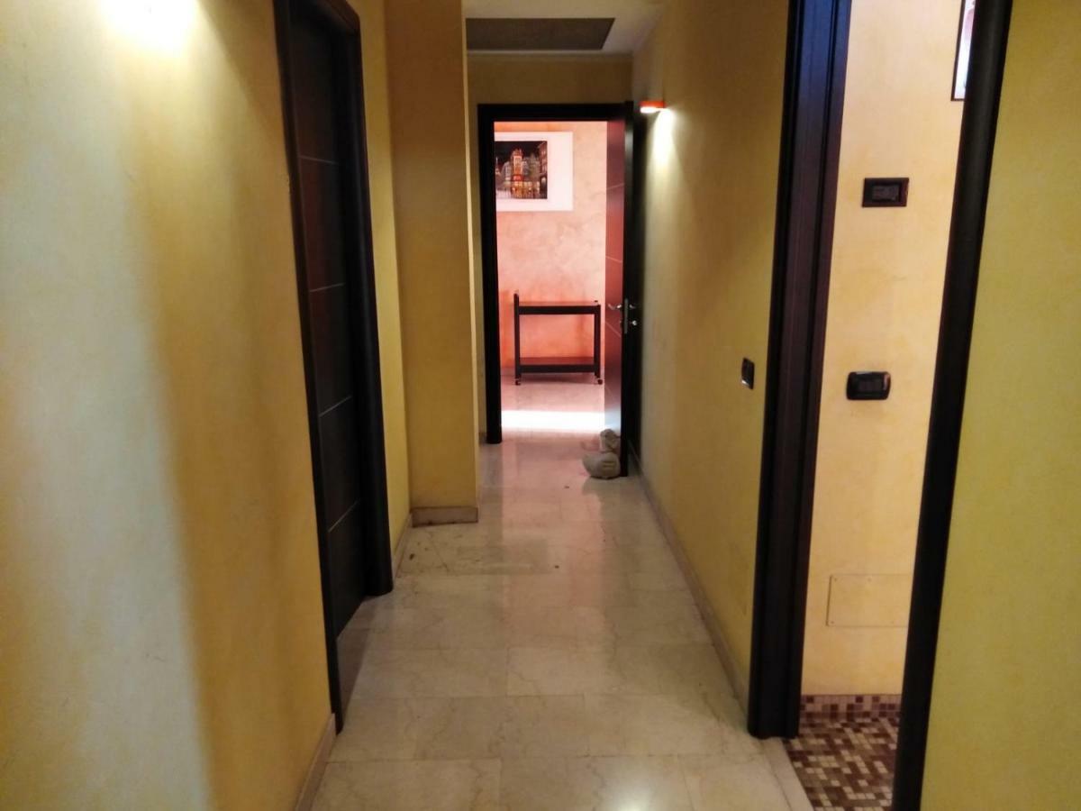 Residence Taverna Piacenza Luaran gambar