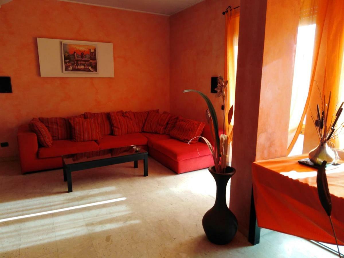 Residence Taverna Piacenza Luaran gambar